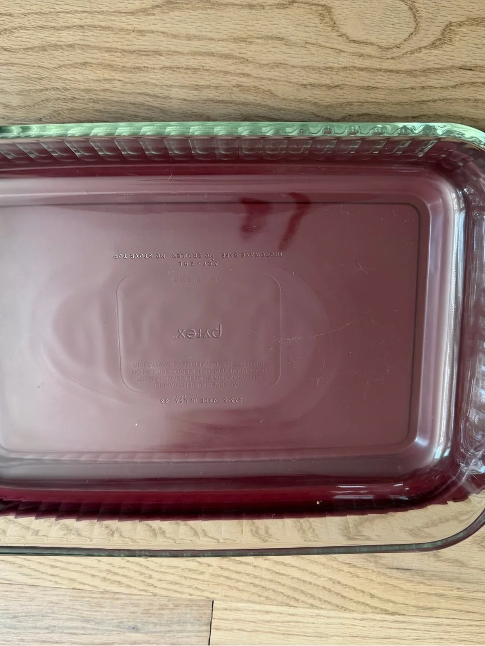 Pyrex Insulated carry Bag with Pyrex, lid, carry case and cold/heat packs